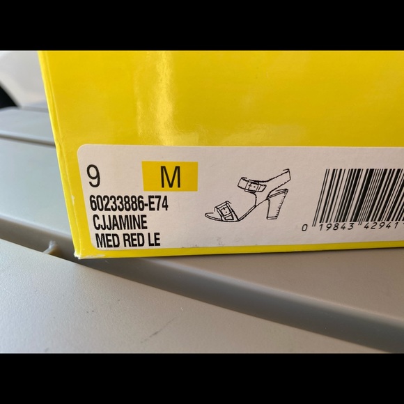 Heels - Picture 3 of 3